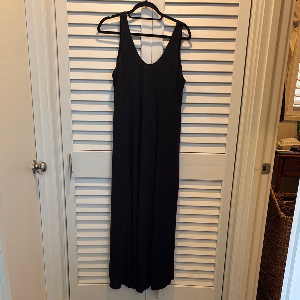 HALARA Black Sleeveless Maxi Dress